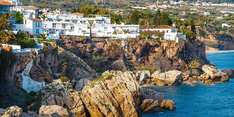 Erhvervslivet i Nerja går sammen om at finde løsninger på boligmanglen